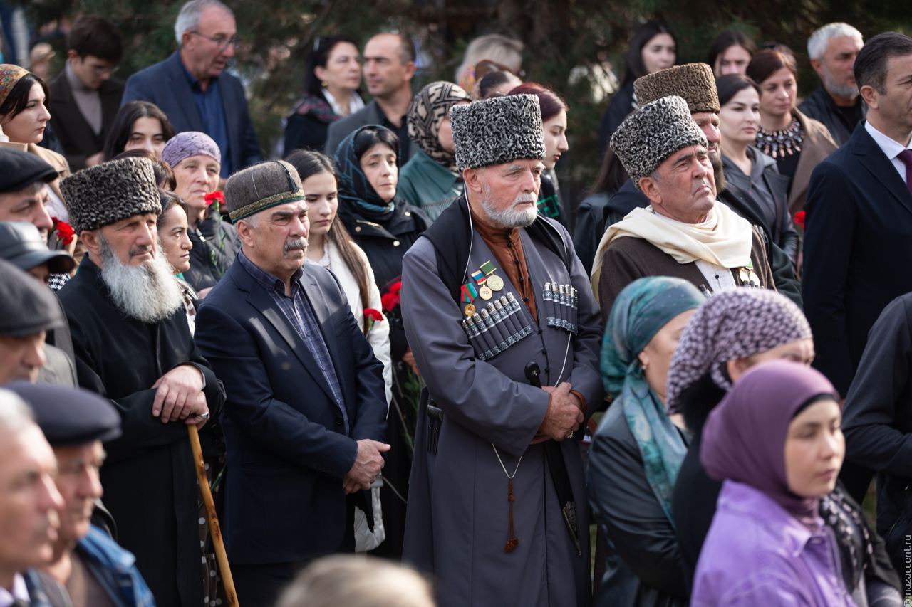 В Карачаево-Черкесии прошли акции к 80-летию депортации карачаевцев