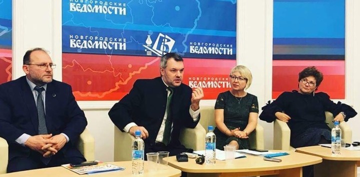 Легализацию цыганского табора и межэтническую журналистику обсудили в Великом Новгороде