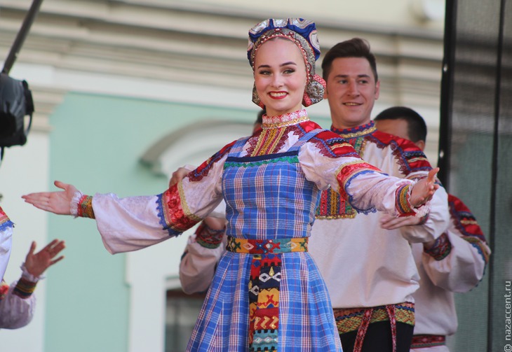 Фестиваль национальных культур "Многоцветие России" в Москве - Национальный акцент