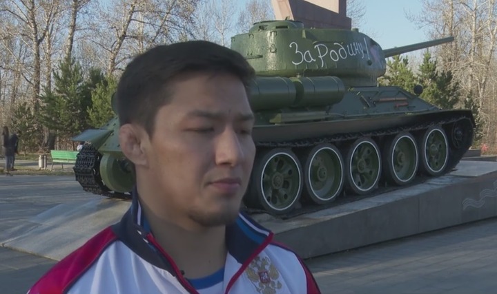 Тувинцы ко Дню Победы отреставрировали Т-34 и поздравили детей войны