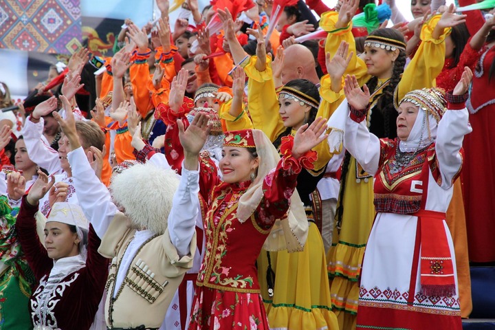 Россияне напишут книгу об особенностях культуры народов РФ