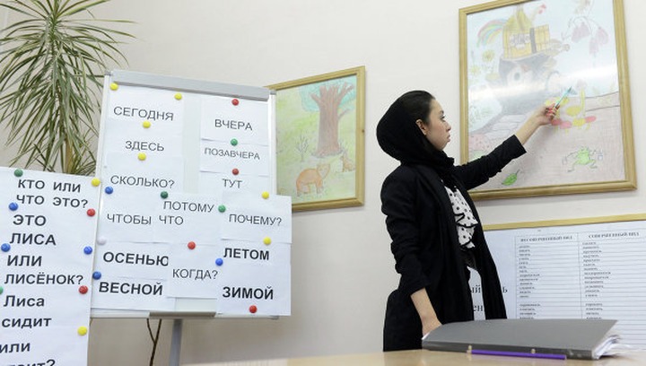 Мигранты будут сдавать ЕГЭ "на знание российской жизни" с 2014 года