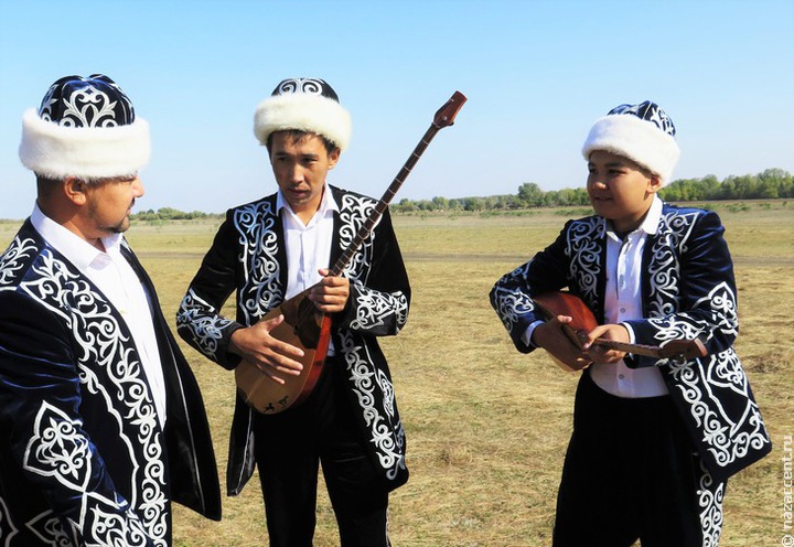 Алтайские казахи выразили обеспокоенность судьбой студентов, уехавших в Казахстан на каникулы