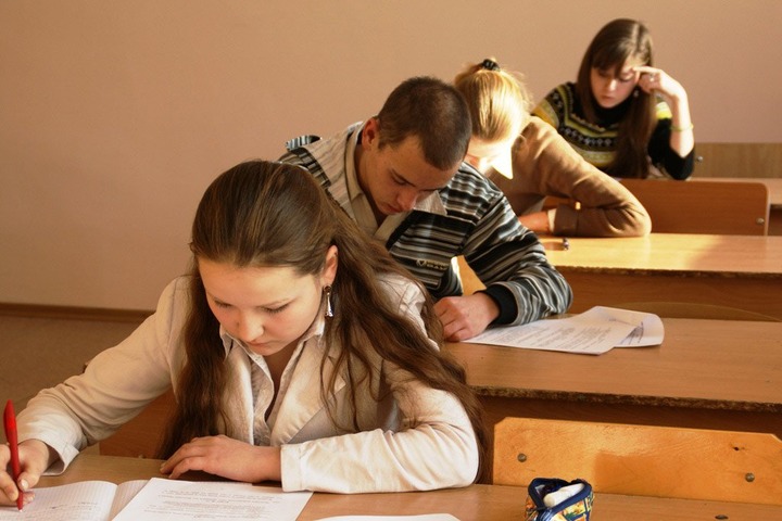 Школьникам за сдачу ЕГЭ на одном из языков народов России предложили давать бонусы