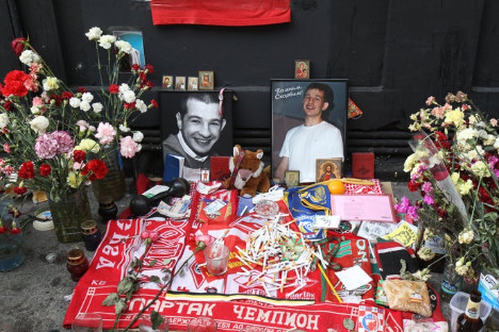 Националисты провели на Чистых прудах акцию в память о жертвах этнопреступности