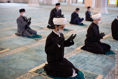 В Москве прошла акция против планов строительства мечети рядом со Святым озером