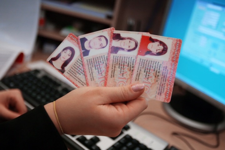Трудовые патенты для мигрантов принесли Москве 15,7 млрд рублей в 2017 году