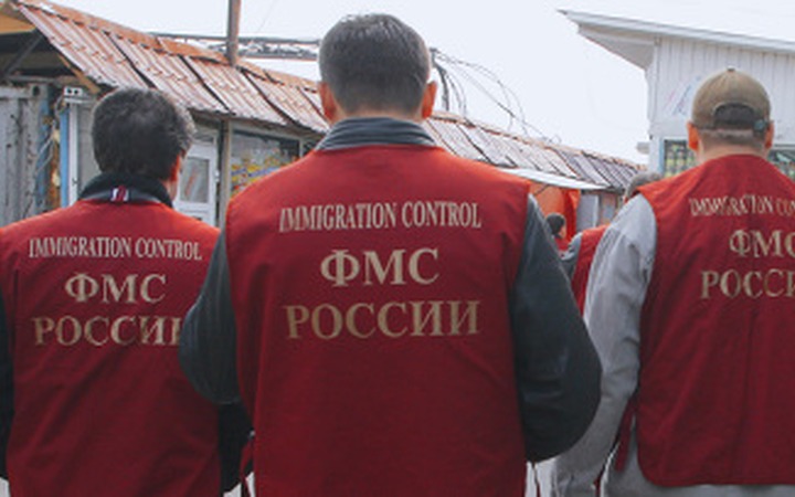 Сотрудницу ФМС арестовали по подозрению в организации нелегальной миграции
