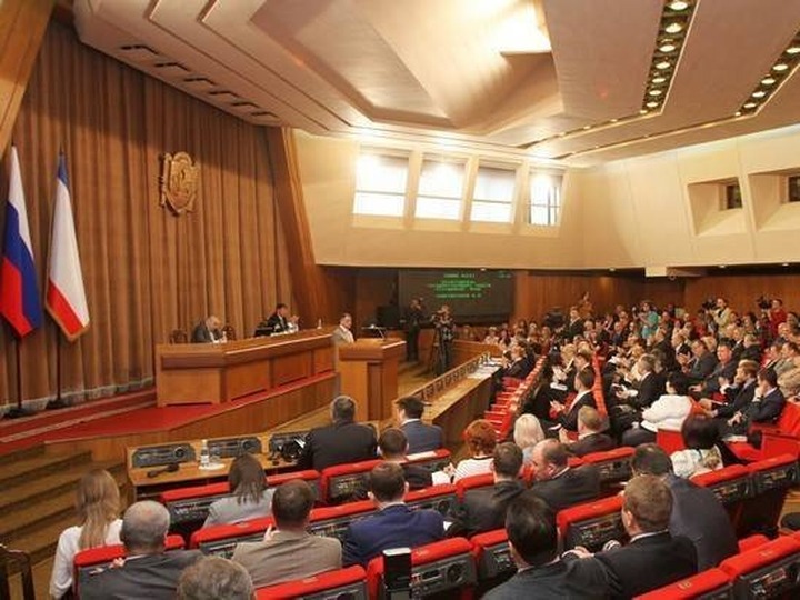 В Крыму учить школьников будут на русском языке