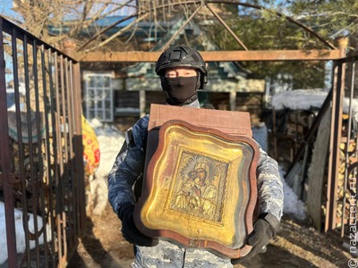 Приставы Удмуртии изъяли более ста старинных икон из монастыря