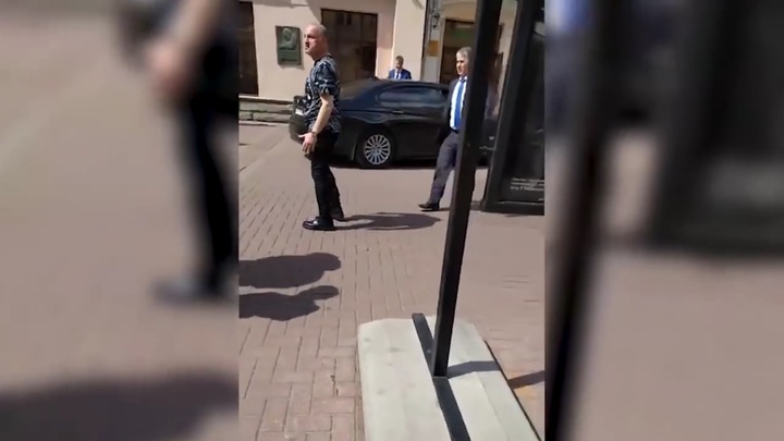 Бывший чиновник заявил, что избил девушку на Арбате за антисемитизм