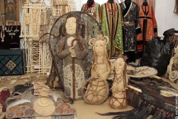 Сувениры из коровьего рога и дикоросы представили на торговой площадке в Улан-Удэ