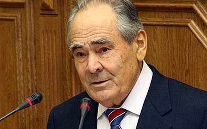 Минтимер Шаймиев вылетел на встречу с экс-главой крымских татар