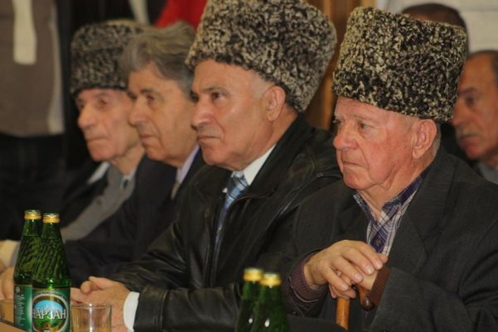 После прокурорских предостережений председатель "Адыгэ Хасэ" покинул пост