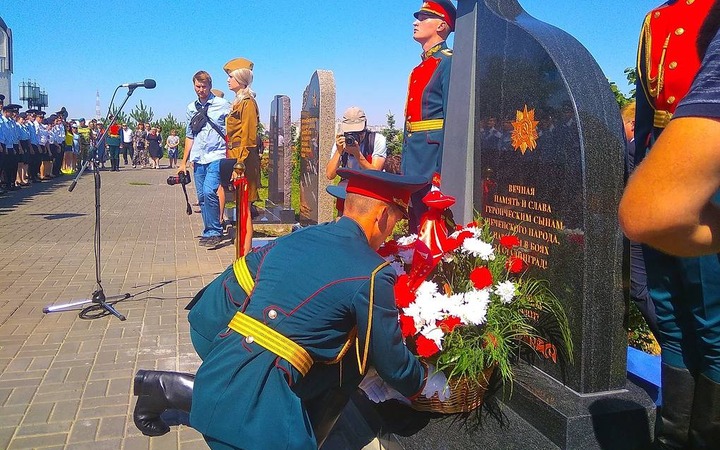 Памятный знак защищавшим Сталинград чеченцам открыли в Волгограде