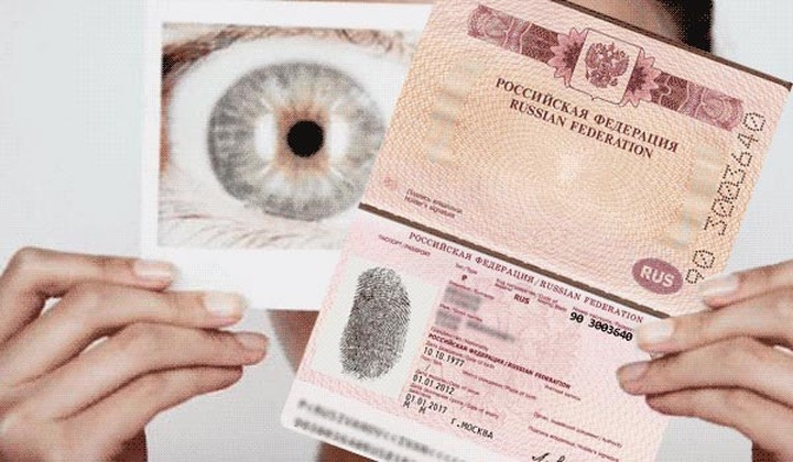 Первыми получателями биометрических загранпаспортов в Крыму стали крымские татары