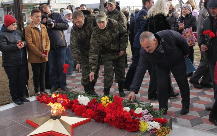 Азербайджанцы восстановили памятник "Скорбящая мать" в Петропавловске-Камчатском