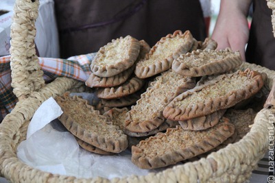 Калитки, эчпочмаки, перепечи: туристы назвали самые любимые национальные блюда в России