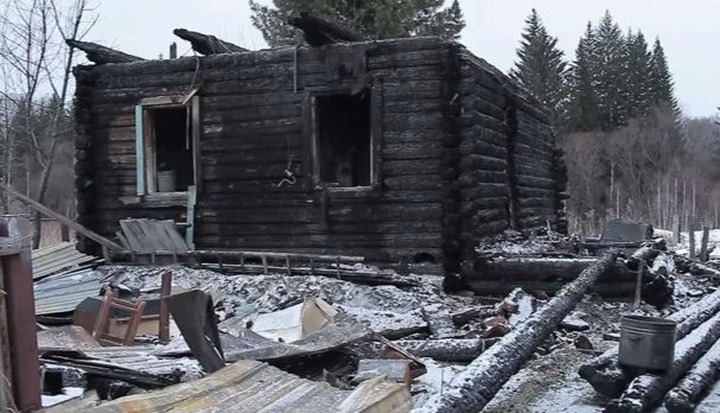 Жители сгоревшего шорского поселка готовят "доску позора" для причастных к его уничтожению