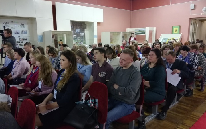 Конференция "Родные языки в условиях двуязычия" открылась в Сыктывкаре