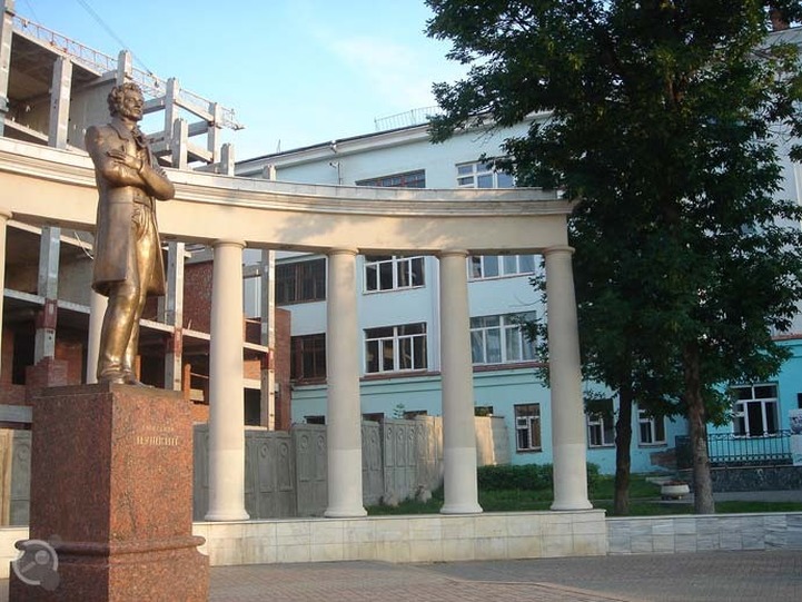 Пушкина поздравят с днем рождения изданным для слепых удмуртским "Онегиным"