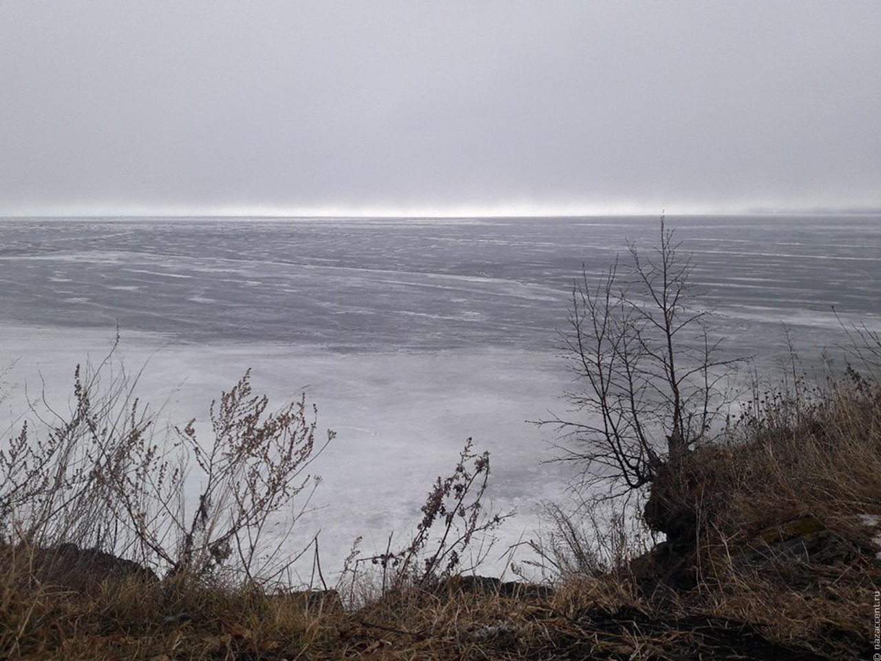 "Этнопрогулка" по растаявшему льду Байкала