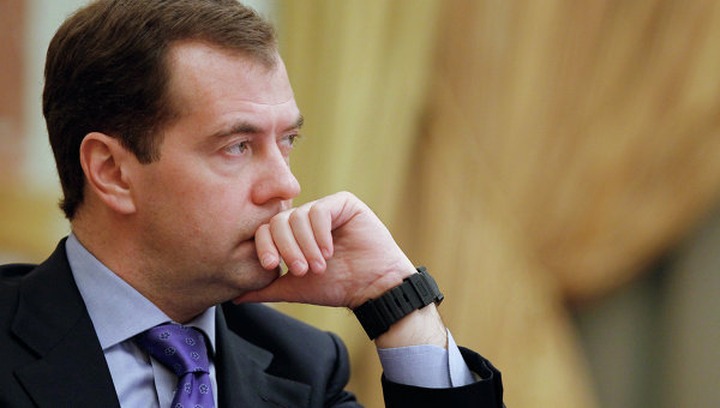 Медведев поручил министрам заняться межнациональными отношениями