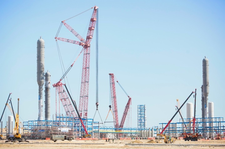 Около 300 мигрантов устроили погром на амурском заводе "Газпрома" из-за долга по зарплатам