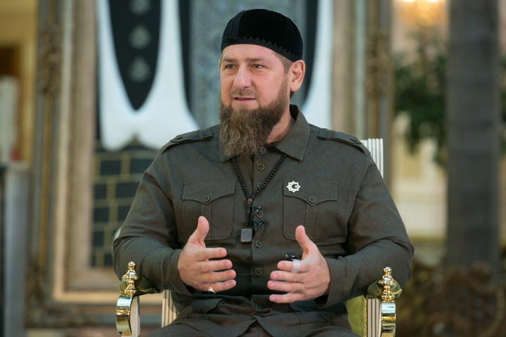 Кадыров стал участником флешмоба и прочитал стихотворение на чеченском языке