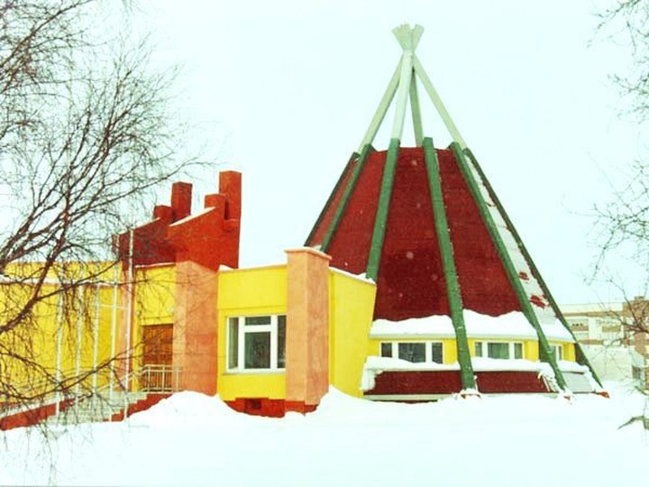 В Ловозере презентовали русско-саамский словарь