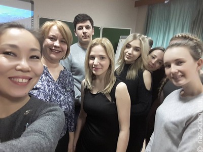 Член Совета Ассамблеи народов России Сажида Баталова встретилась со студентами улан-удэнской Школы межэтнической журналистики