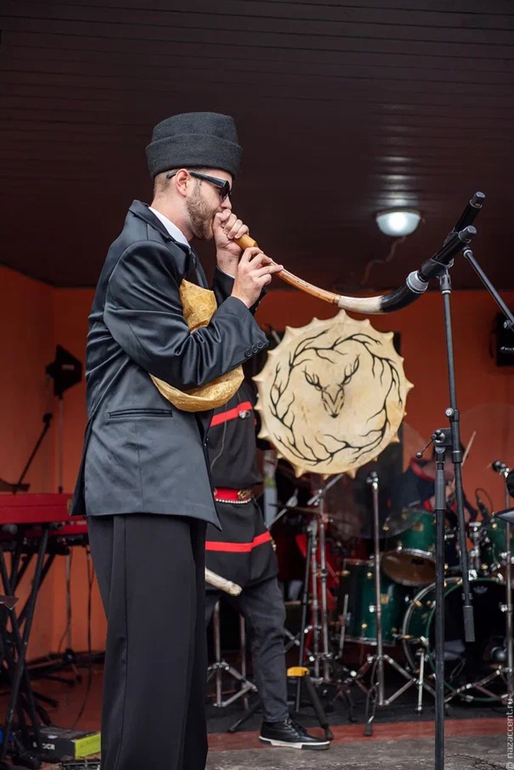 VIII Межрегиональный фольклорный праздник "Шумбрат!" в Мордовии - Национальный акцент