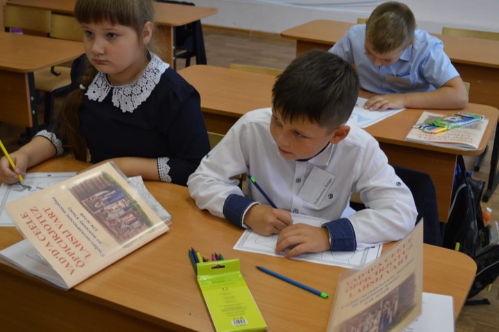 Жителей Ленобласти обучат языкам коренных народов региона