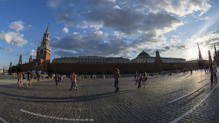 Осетины станцуют симд на Красной площади перед матчем между Россией и Хорватией