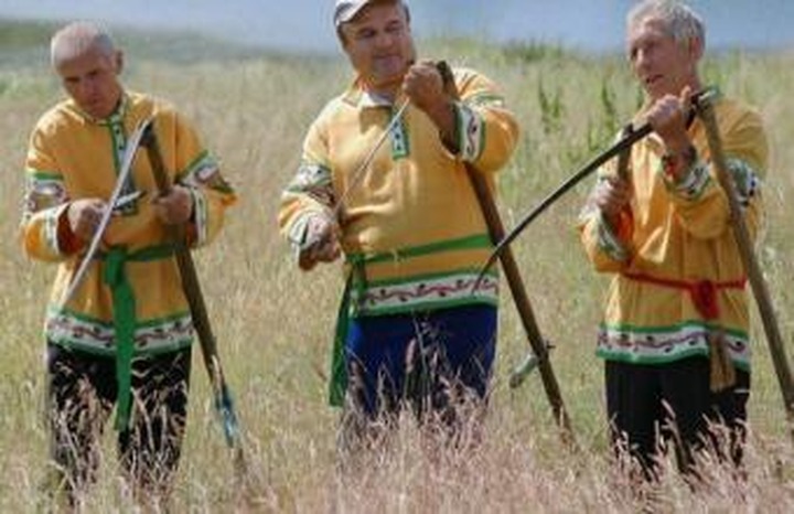 Гости "Сенокоса в Муранове" погуляют по Барскому лугу