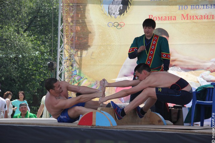 Якутские спортсмены победили на всероссийском чемпионате по мас-рестлингу