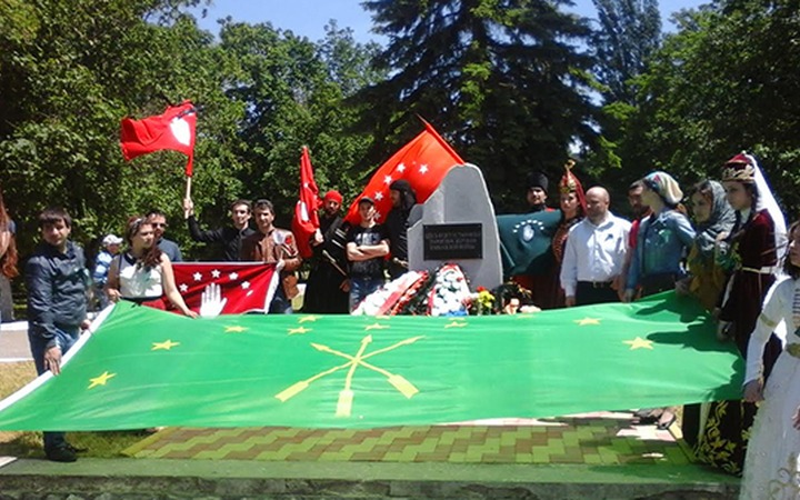 В КБР шествие в честь 151-летия окончания Кавказской войны возглавили 70 всадников