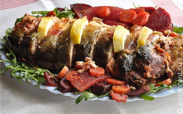 Пост и рыбий хвост