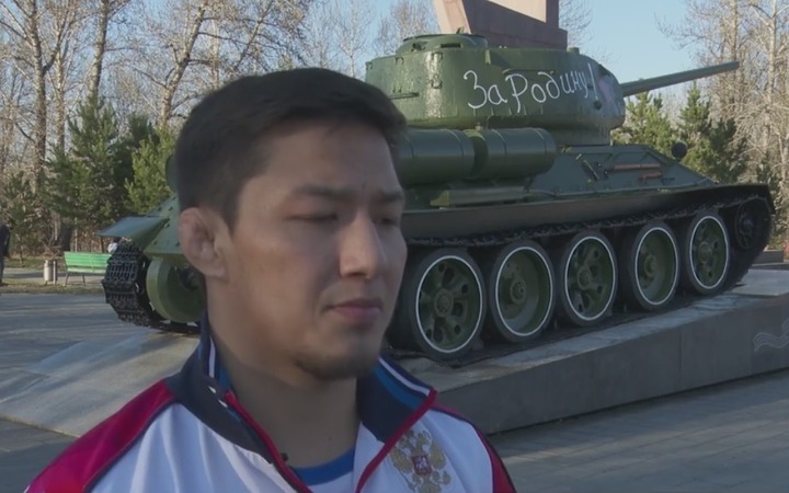 Тувинцы ко Дню Победы отреставрировали Т-34 и поздравили детей войны