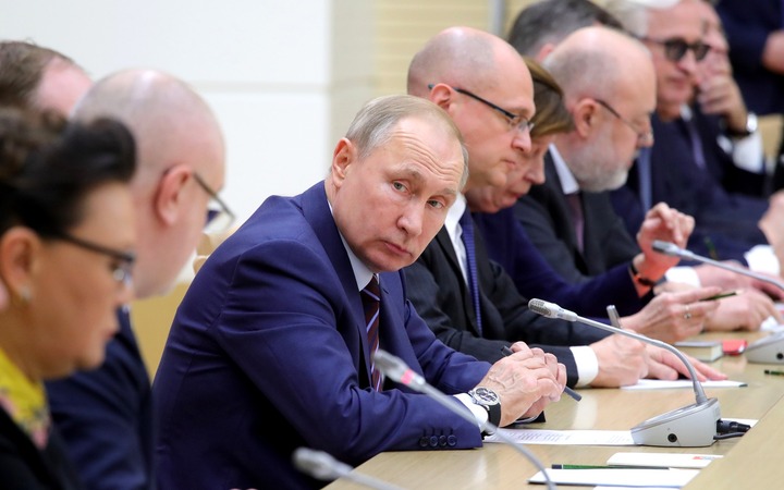 Путин: для многоконфессиональной и многонациональной России парламентская республика стала бы серьезным испытанием