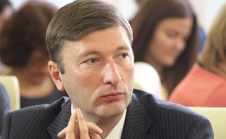 Главу Госкомнаца Крыма уволили после пикетов крымских татар