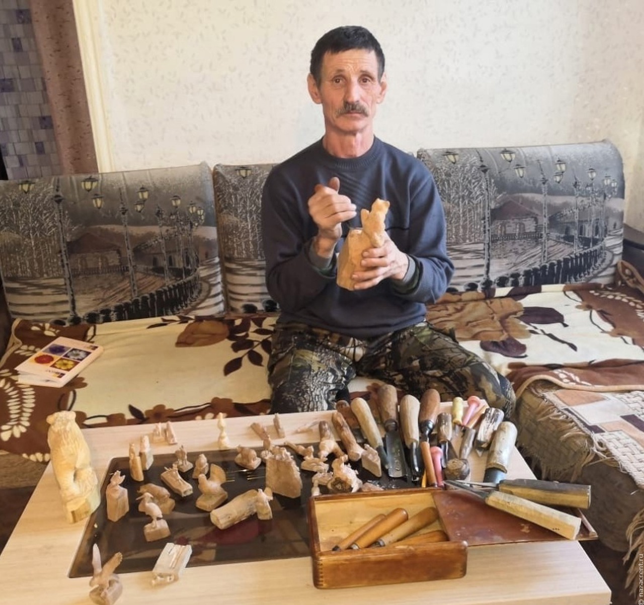 Живое дерево резчика Волкова   