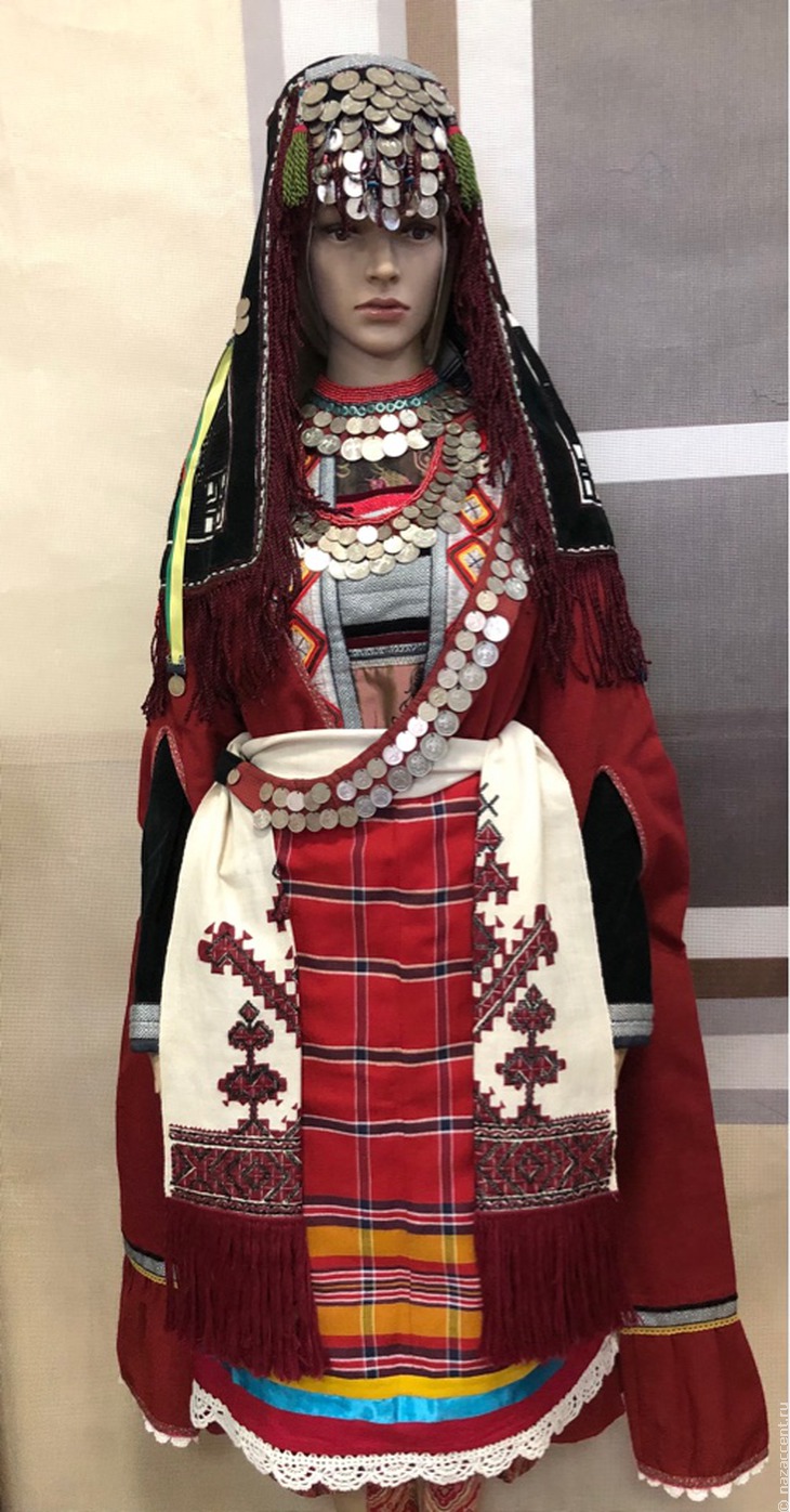 Выставка удмуртского костюма в Ижевске - Национальный акцент