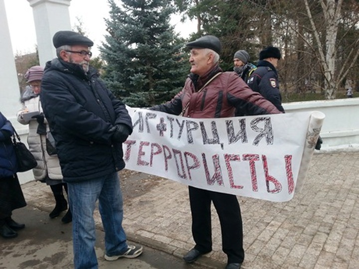 Главу Общества русской культуры Татарстана заменили на антитурецком пикете