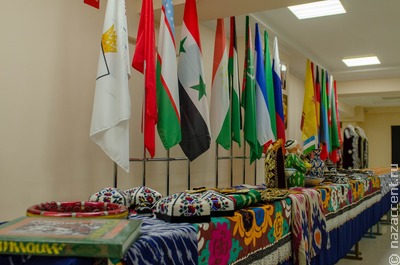Студенты Школы на празднике узбекского языка и культуры