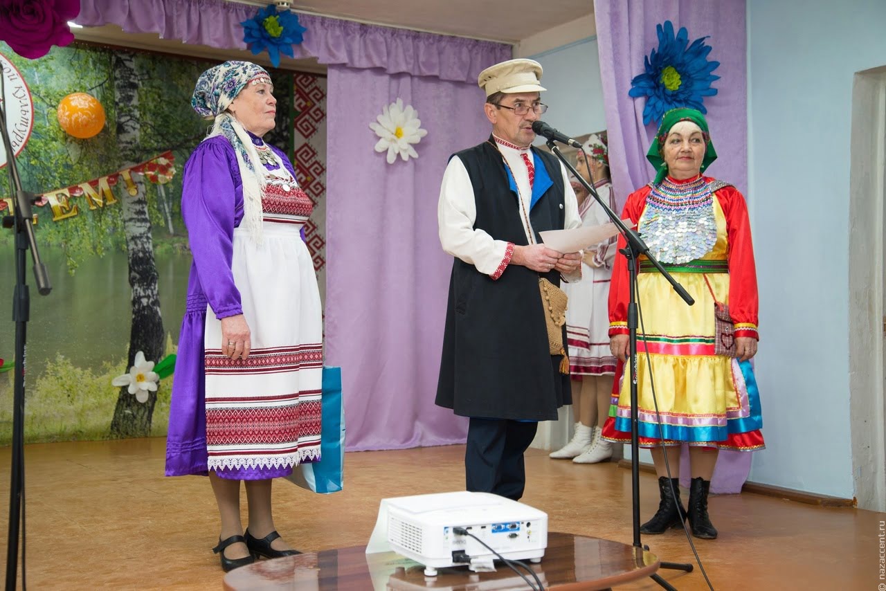 Марийцы Удмуртии и Татарстана отметили День национального героя фольклорным концертом