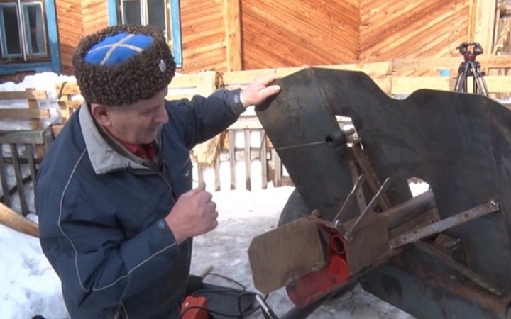 Уральский казак сделал пушку из металлолома своими руками