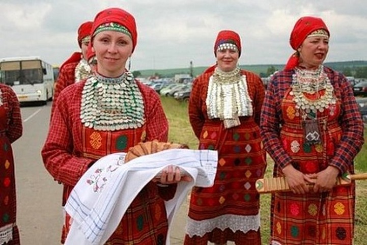 Жители "культурной столицы финно-угорского мира" нагуливают аппетит