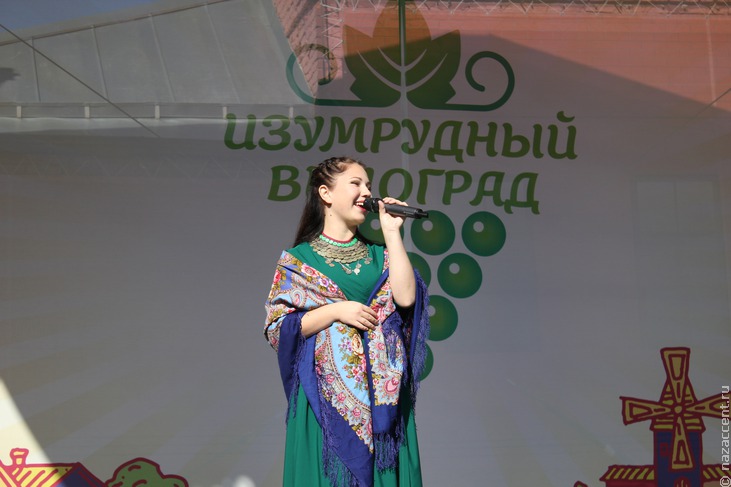 Молдавский праздник "Изумрудный Виноград" - Национальный акцент