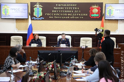 Студенты учились обрабатывать большой объём информации с пресс-конференции